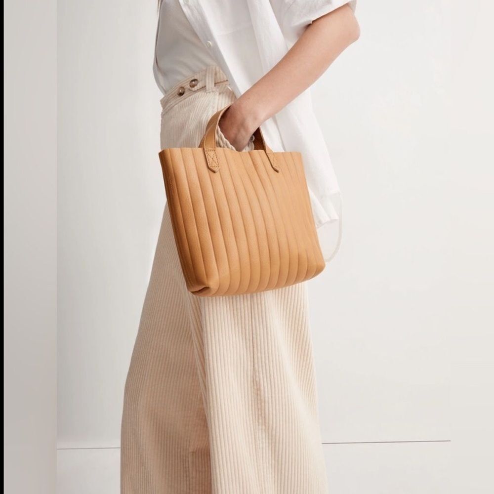 Madewell The Mini Transport Crossbody Bubble Pleat Edition in Golden Oak